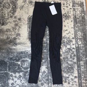 Fabletics Ishani Seamless Cut Out Leggings